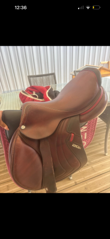 Sella da salto ostacoli CWD  17.5" - 2022