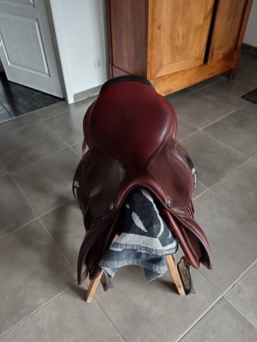 Sella da salto ostacoli CWD  17.5" - 2015