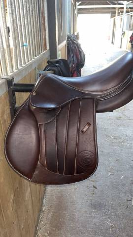 Sella da salto ostacoli Forestier  17" - 2025