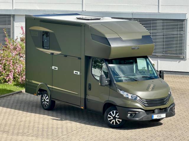 Van per Cavalli Iveco IVECO DAILY 35-210 HI-MATIC MSG STALLION LIGHT 2026 Nuovo