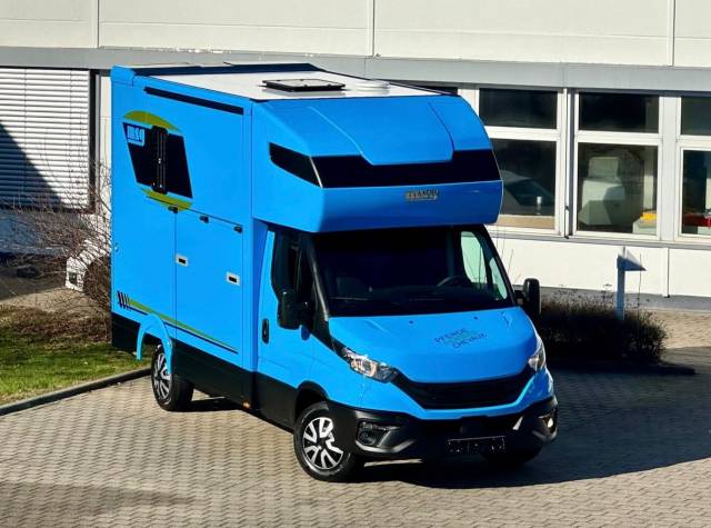 Van per Cavalli Iveco IVECO DAILY 35-210 HI-MATIC MSG STALLION LIGHT 2026 Nuovo