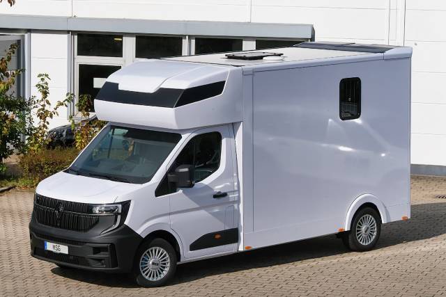 Van per Cavalli Renault RENAULT MASTER 170 MSG STALLION LIGHT AUTOMATIQUE 2026 Nuovo