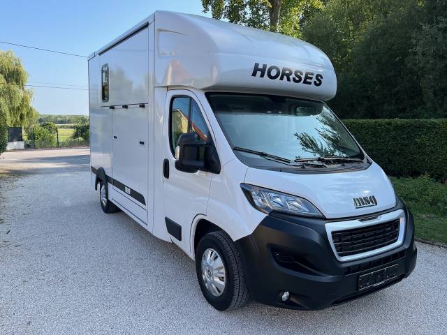 Van per Cavalli Peugeot PEUGEOT BOXER BLUEHDI 165 MSG STALLION LIGHT 2025 Occasione