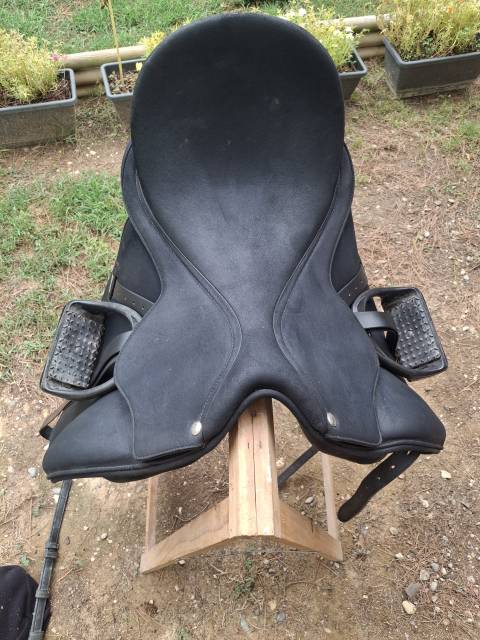 Sella da dressage Wintec  17" - 2012