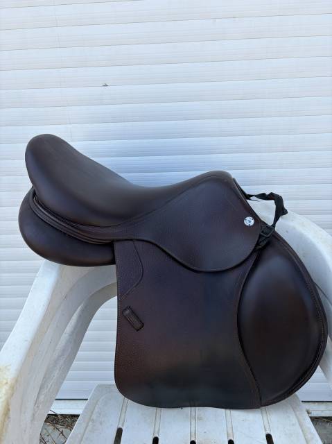 Sella da salto ostacoli CWD  17" - 2023