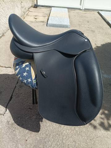 Sella da dressage Wintec  17.5" - 2023