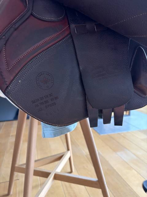 Sella da salto ostacoli CWD  18" - 2022