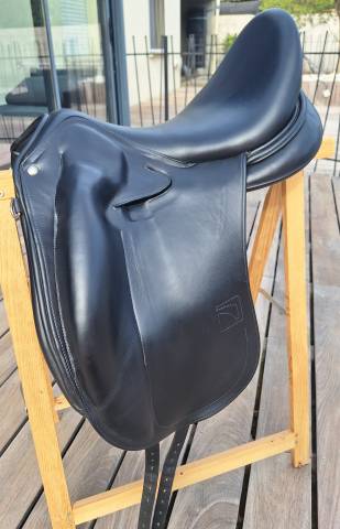Sella da dressage Childeric  17.5" - 2023