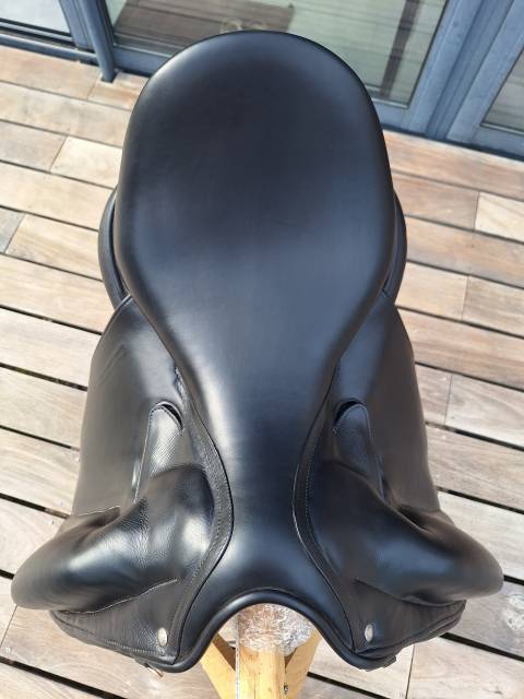 Sella da dressage Childeric  17.5" - 2023