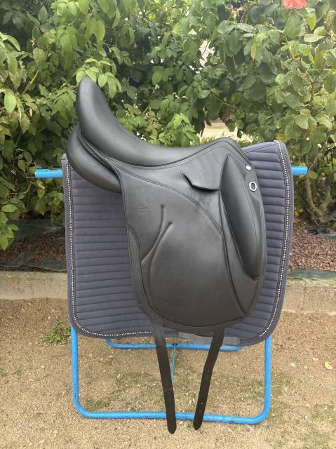 Sella da dressage Devoucoux  18.5" - 2024