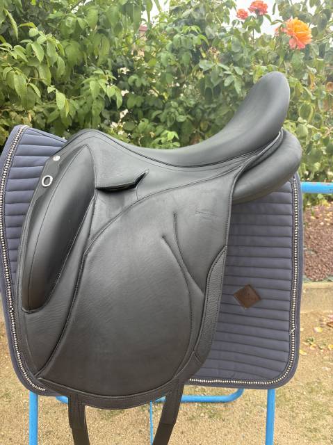 Sella da dressage Devoucoux  18.5" - 2024