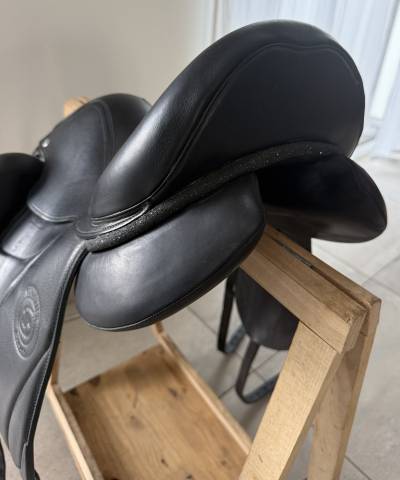 Sella da dressage Forestier  16" - 2024