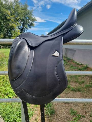 Sella da dressage Bates  17.5" - 2026