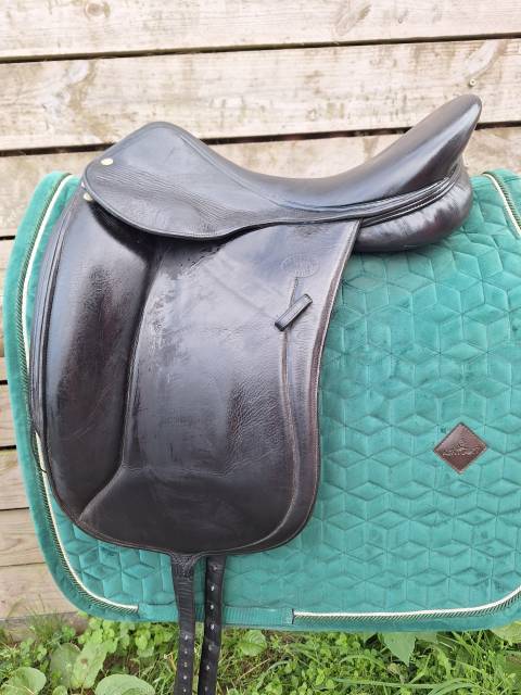 Sella da dressage Devoucoux  17.5" - 1996