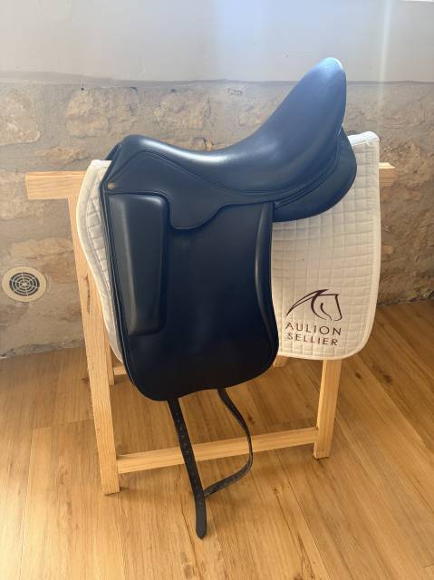 Sella da dressage Aulion  17" - 2023