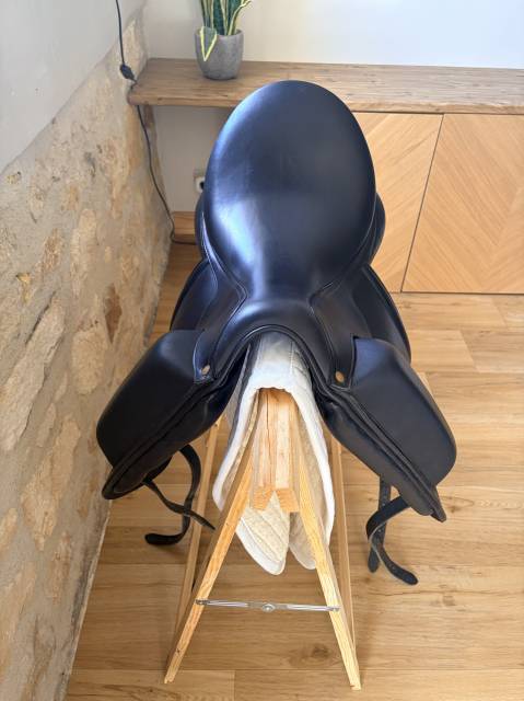 Sella da dressage Aulion  17" - 2023