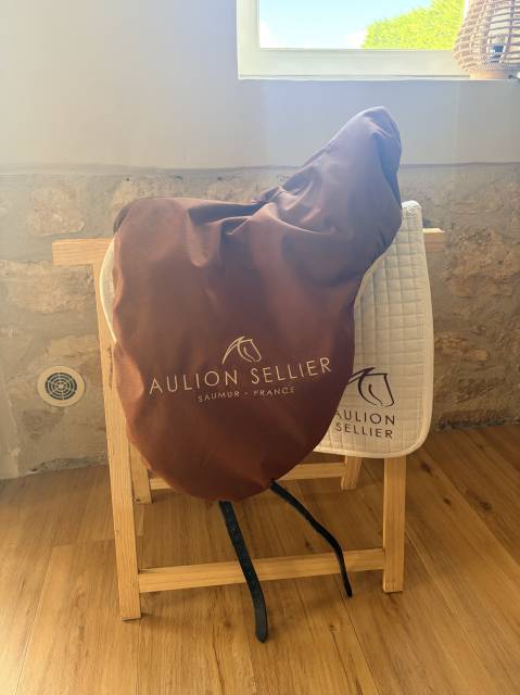 Sella da dressage Aulion  17" - 2023