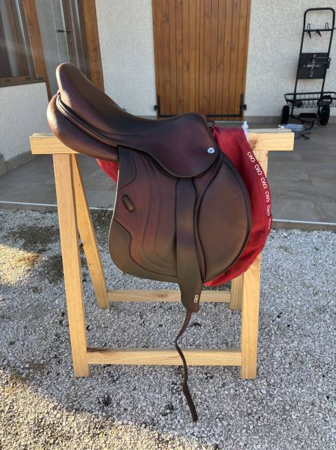 Sella da salto ostacoli CWD  17.5" - 2021