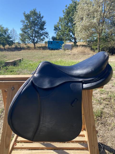 Sella da salto ostacoli Forestier  17.5" - 2023