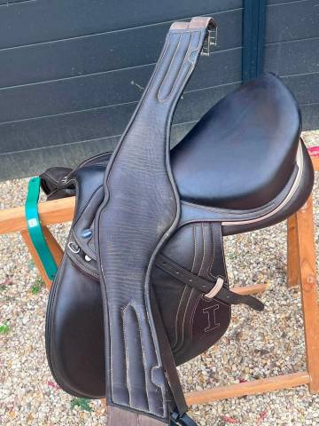 Sella mista Ikonic  17.5" - 2025