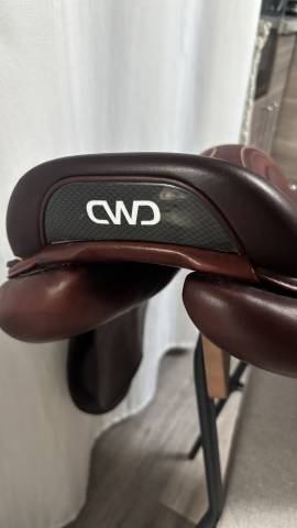 Sella da salto ostacoli CWD  17.5" - 2023