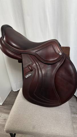 Sella da salto ostacoli CWD  17.5" - 2023