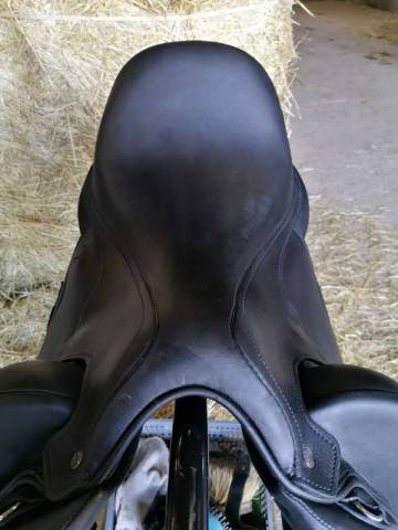 Sella da dressage Antar&egrave;s  18" - 2019
