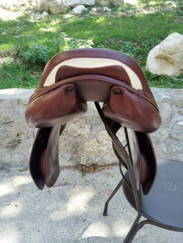 Sella da salto ostacoli Prestige Italia Meredith 17" - 2009