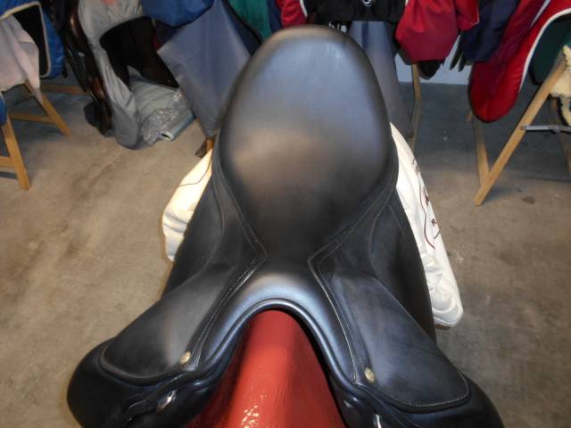 Sella da dressage Childeric  18" - 2019