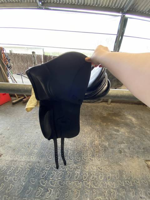 Sella da dressage Erreplus Adelinde  18" - 2020