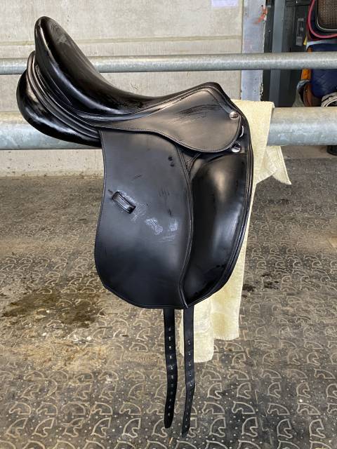 Sella da dressage Erreplus Adelinde  18" - 2020