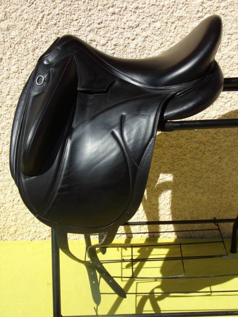Sella da dressage Devoucoux  17.5" - 2023