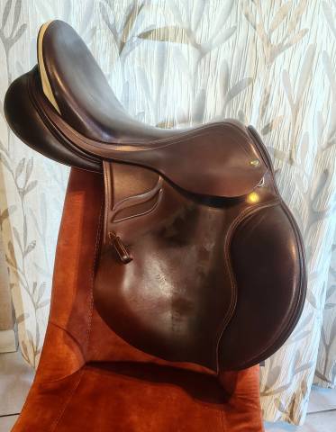Sella da salto ostacoli Prestige Italia  17" - 2017