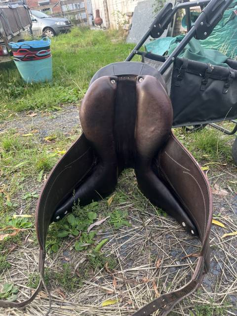 Sella da dressage Devoucoux  18" - 2013