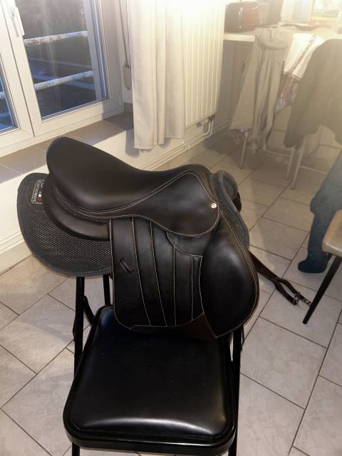 Sella da salto ostacoli Forestier  17" - 2025