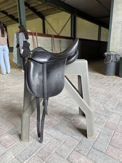 Sella da dressage Childeric  16" - 2023