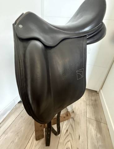 Sella da dressage Childeric  17.5" - 2018