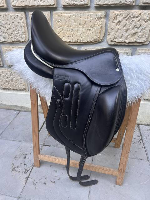 Sella da dressage GBS  17" - 2025