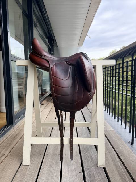 Sella da dressage Devoucoux  18" - 2017