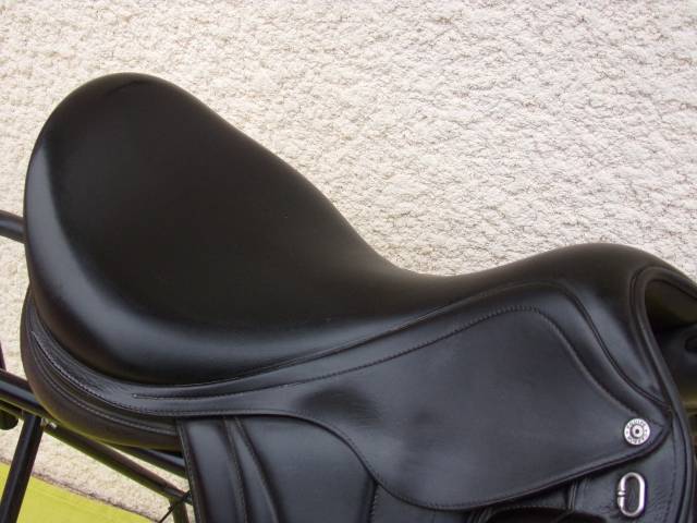 Sella da dressage Equipe  18" - 2019