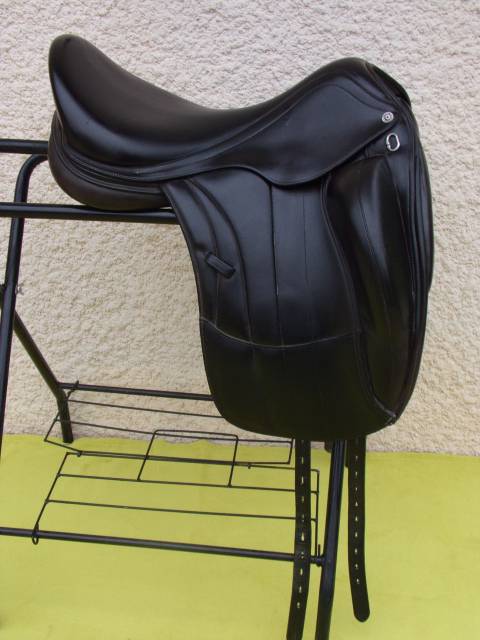 Sella da dressage Equipe  18" - 2019