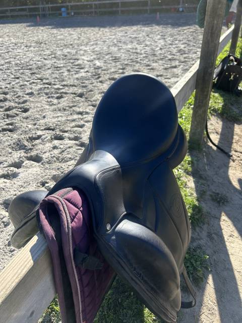 Sella da dressage Forestier  17.5" - 2021
