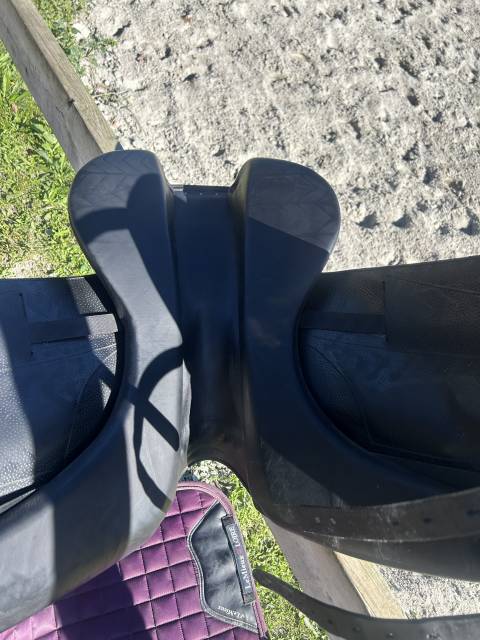 Sella da dressage Forestier  17.5" - 2021
