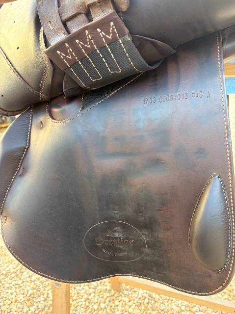 Sella da salto ostacoli Prestige Italia  17.5" - 2013