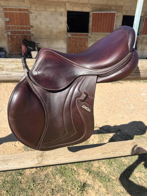 Sella da salto ostacoli CWD  17.5" - 2024