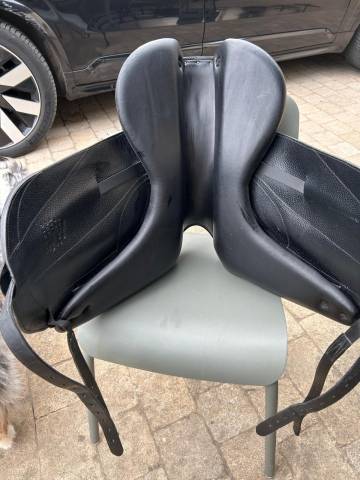 Sella da dressage Forestier  16.5" - 2025