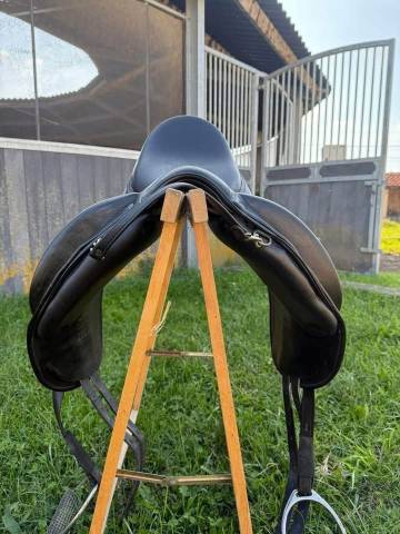 Sella da dressage  Manta  17.5" - 2023