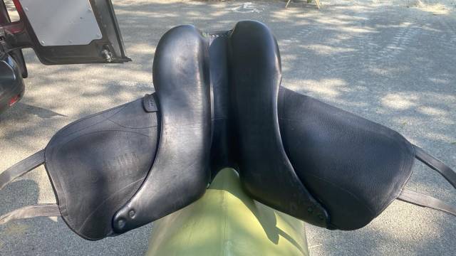 Sella da dressage Devoucoux  18" - 2022