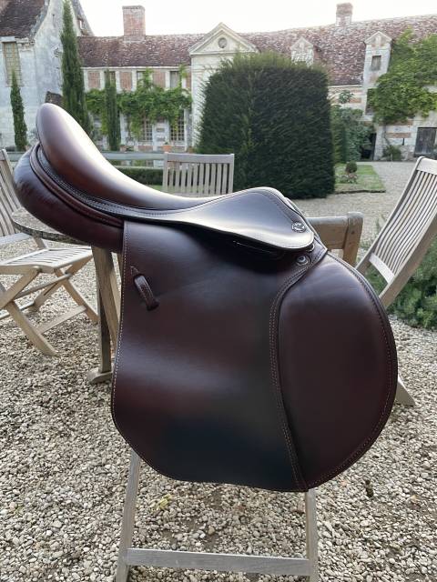 Sella da salto ostacoli Prestige Italia  17" - 2024