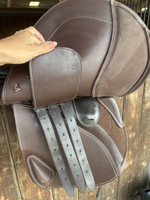 Sella mista Ikonic  16.5" - 2026